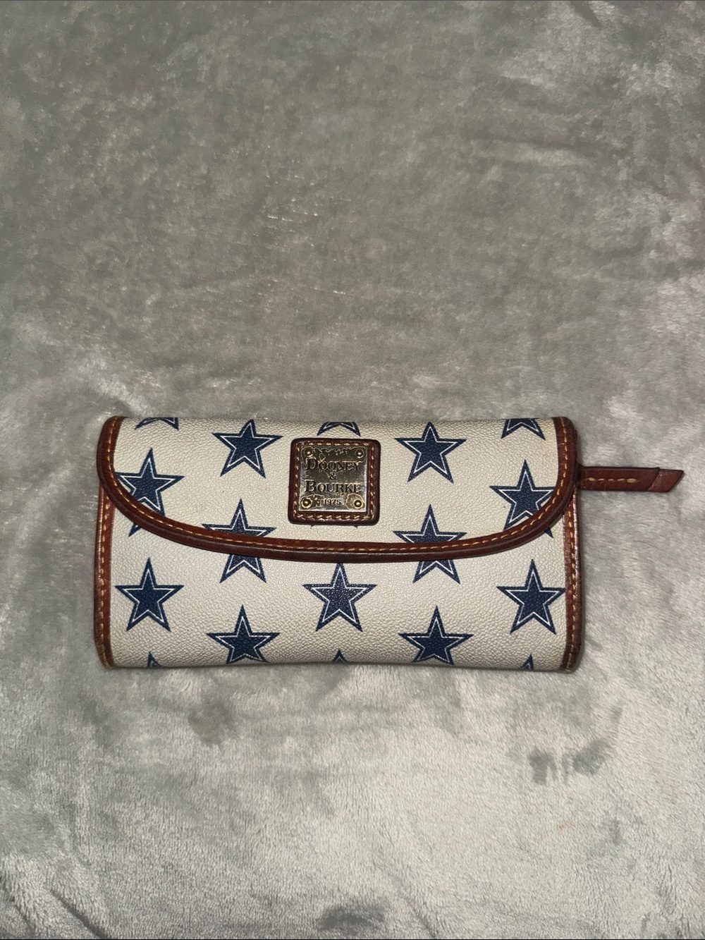Dooney & Bourke Dallas Cowboys Wallet - Picture 1 of 9